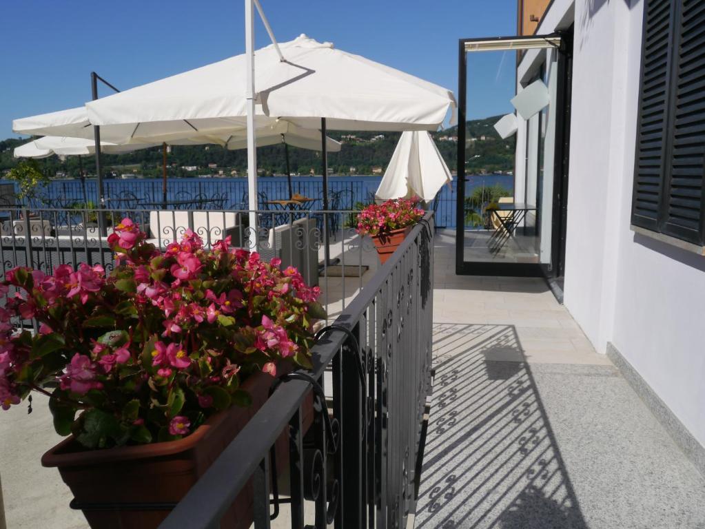Hotel Lido Ranco Exterior foto